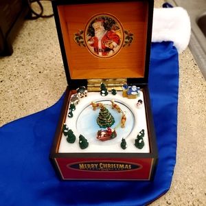 Mr. Christmas  Vintage Music Box